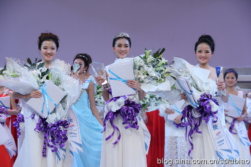 best365中国官方网站服装表演与设计专业的女孩孙博摘得鈥湵┨焓光澕揪