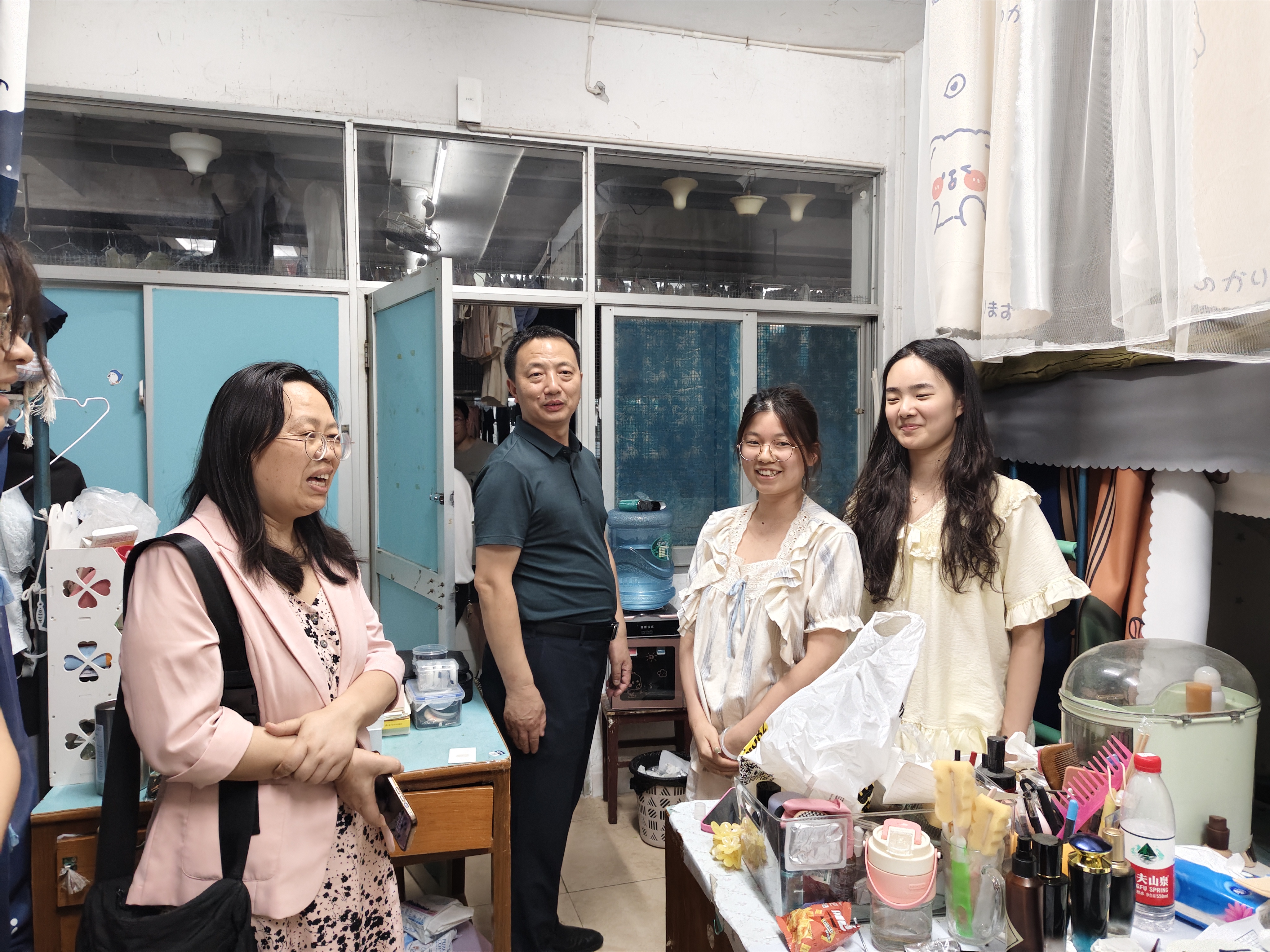 走访寝室2.jpg