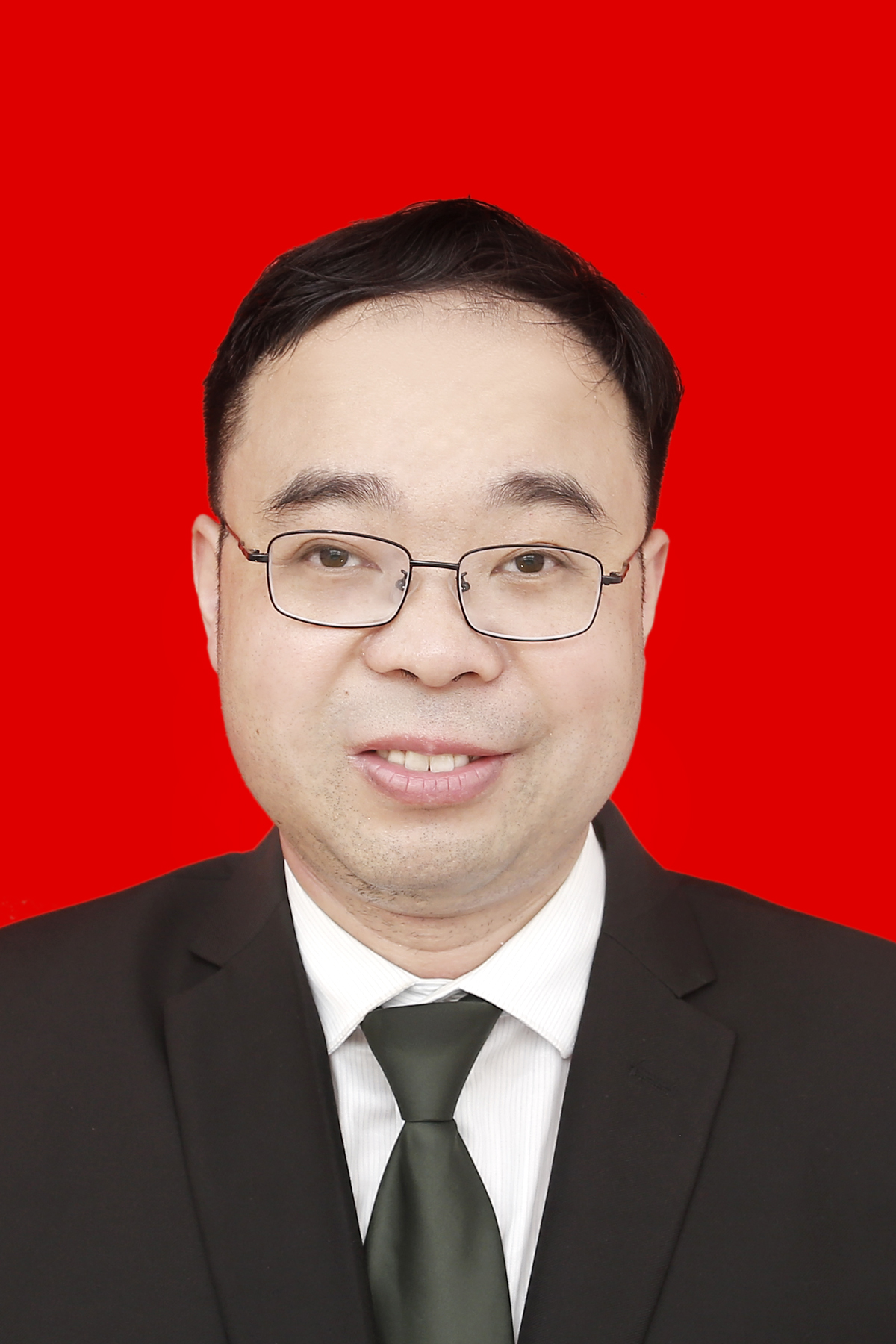 董坚峰登记照-正式.jpg